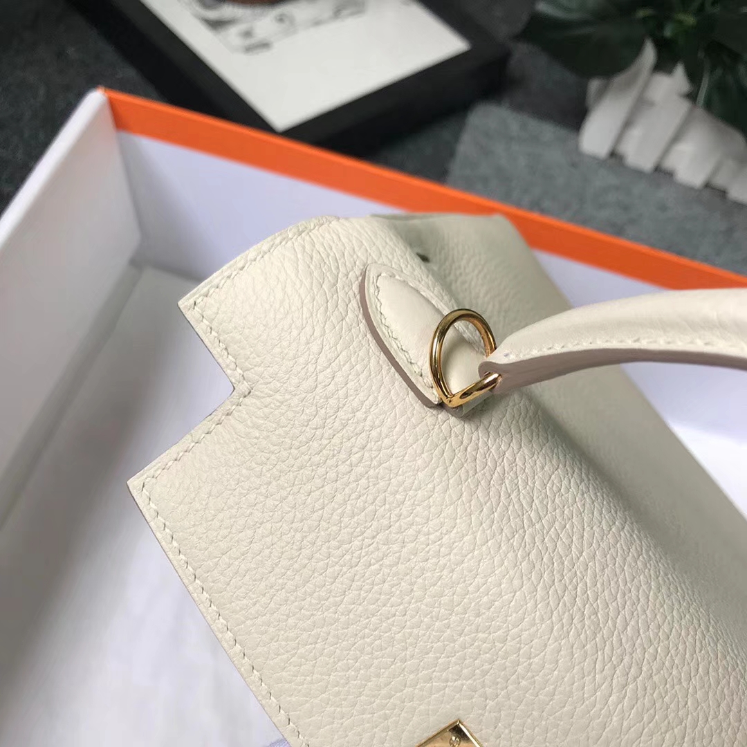 Hermès（爱马仕）奶昔白 原厂御用顶级小牛皮 Kelly 25 金扣 现货
