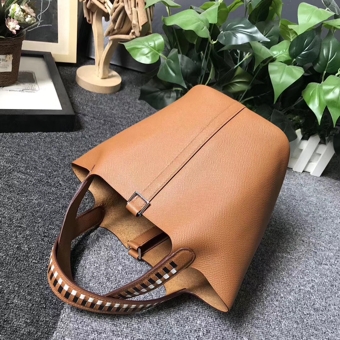 Hermès（爱马仕）C37 金棕色 编织手腕 原厂御用顶级Epsom 皮 Picotin  Lock 18cm 银扣