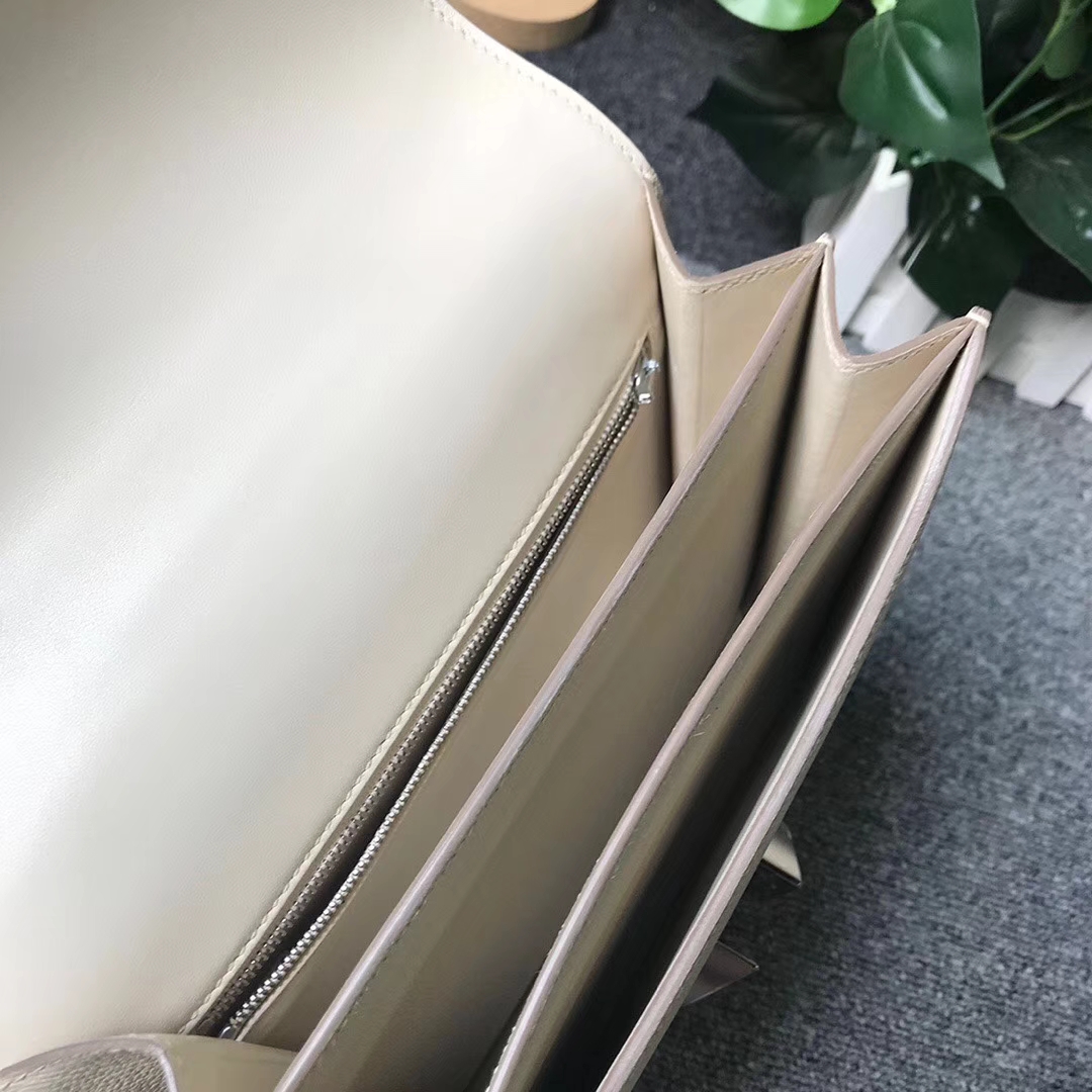 Hermès（爱马仕）奶昔白 原厂御用顶级Ever Color 皮 2002-20 现货