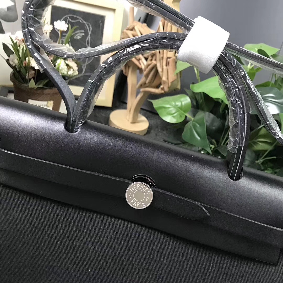 Hermès（爱马仕）黑色马鞍皮拼黑色帆布 Herbag 31 现货