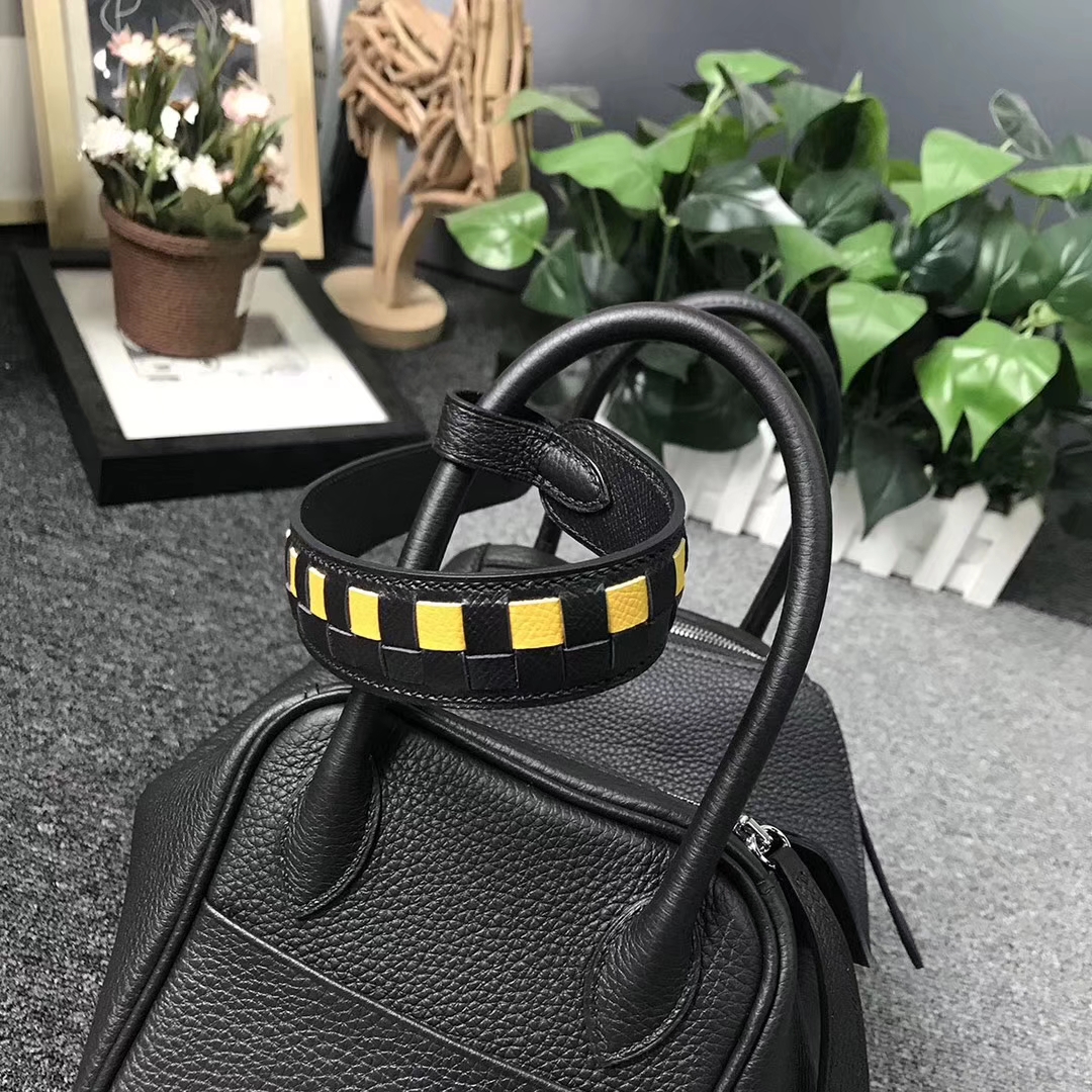 Hermès（爱马仕）CK89 黑色 原厂御用顶级小牛皮 Lindy 26 银扣 编织肩带