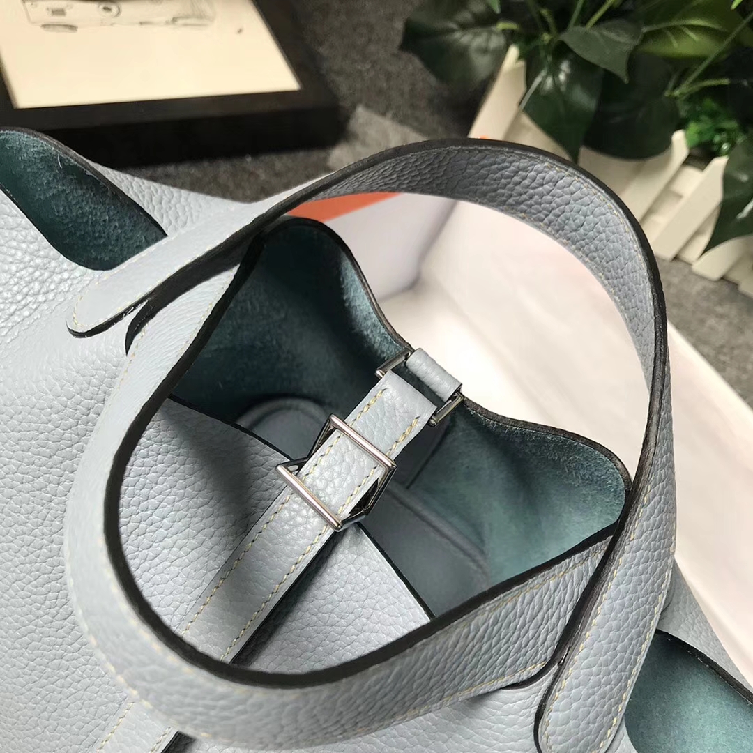 Hermès（爱马仕）J7 亚麻蓝 原厂御用顶级TC 皮 Picotin  Lock 18cm 银扣