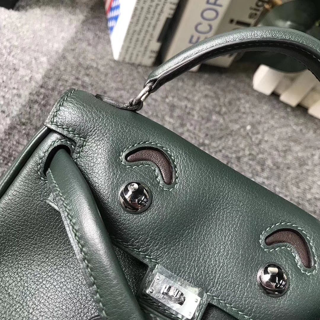 Hermès（爱马仕）2Q英国绿拼咖啡色 原厂御用顶级Swift 皮 Kelly doll 银扣