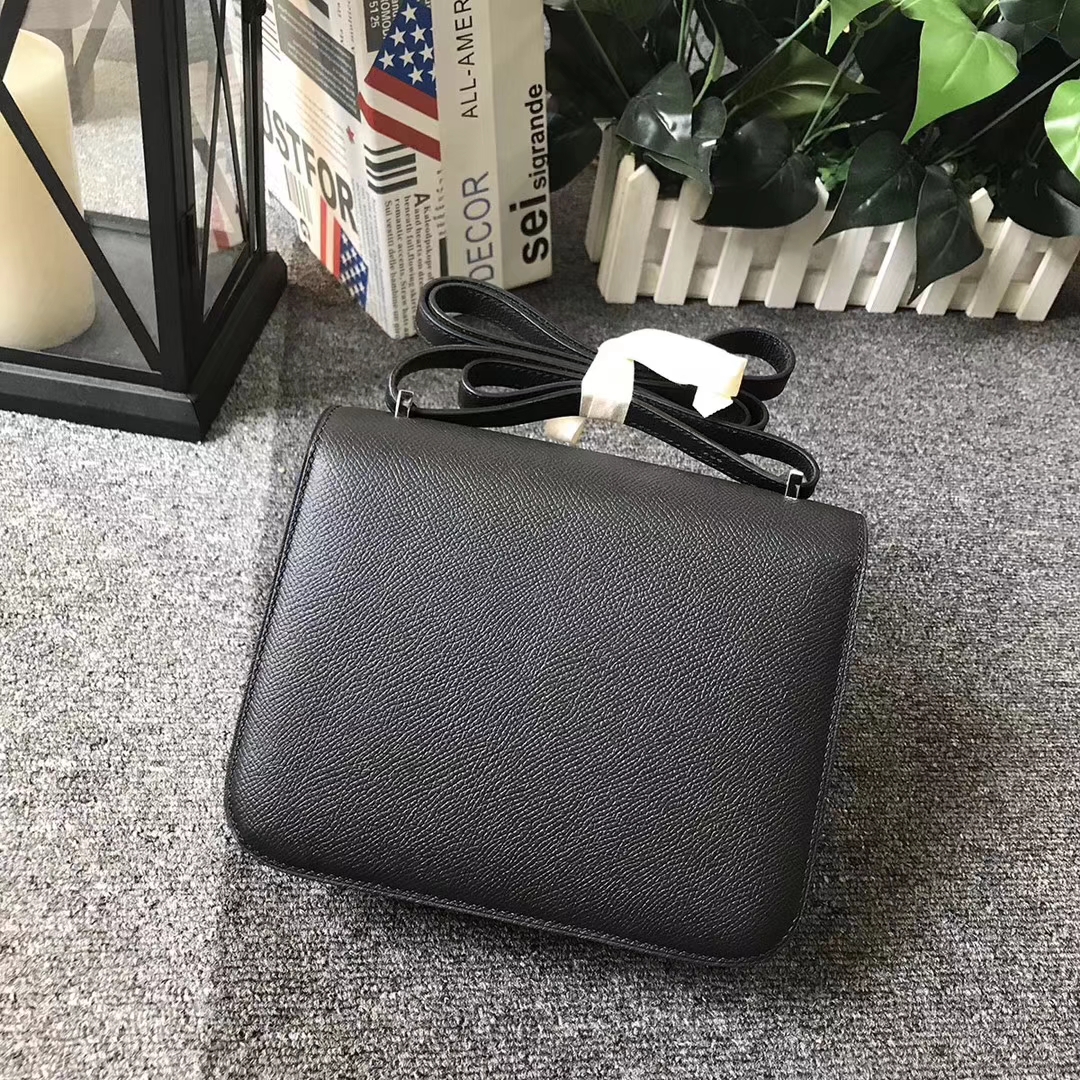Hermès（爱马仕）黑色 原厂御用顶级Epsom 皮 Constance 19 银扣 现货