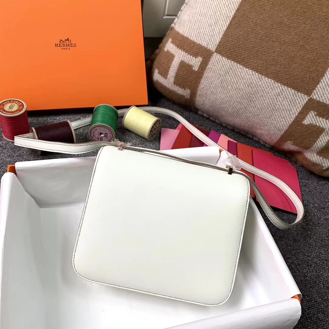 Hermès（爱马仕） Constance 空姐包 8L冰川白 原厂御用顶级Swift 皮 Constance空姐包  金扣 19cm 现货