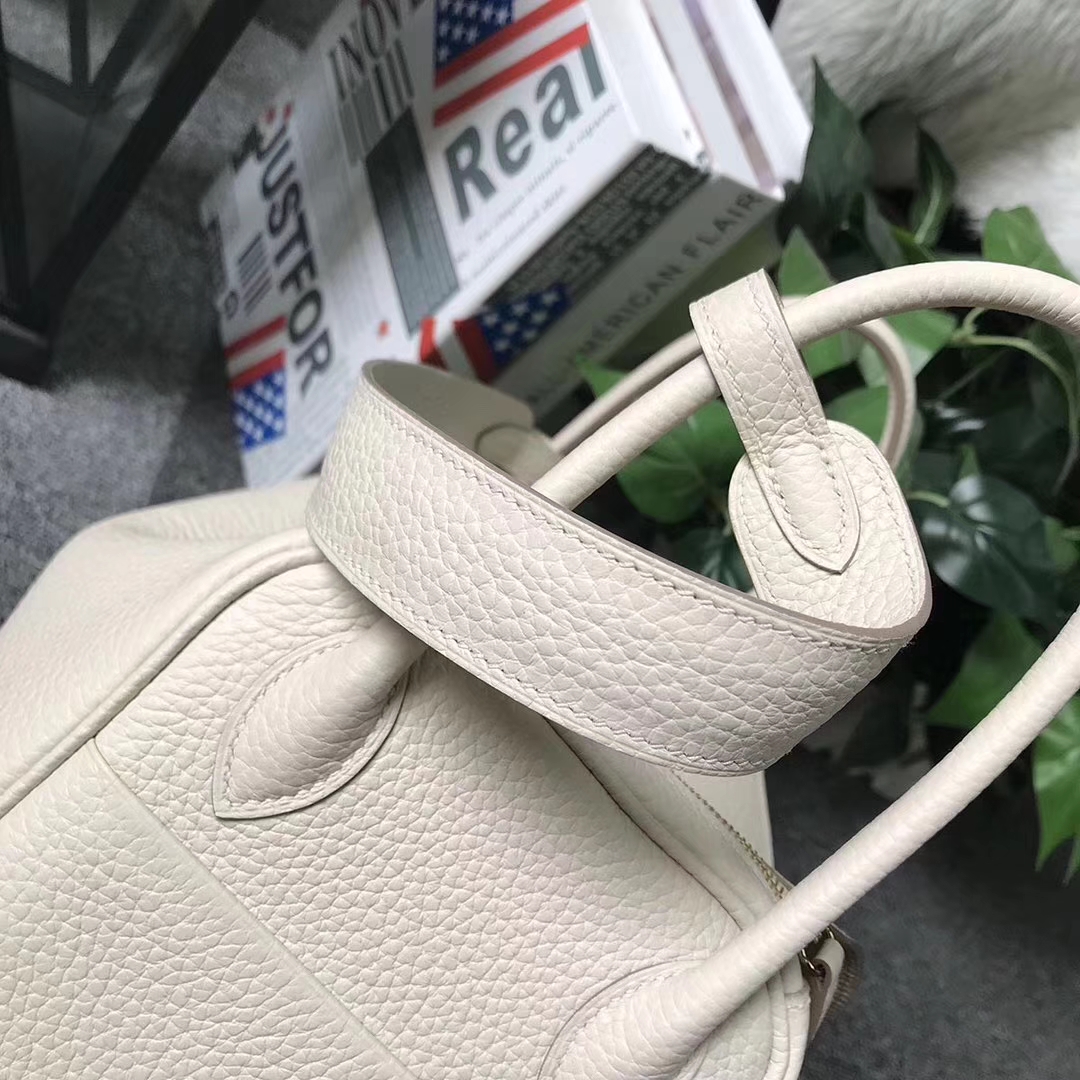 Hermès（爱马仕）Lindy 琳迪包 奶昔白 原厂御用顶级TC皮 金扣 26cm