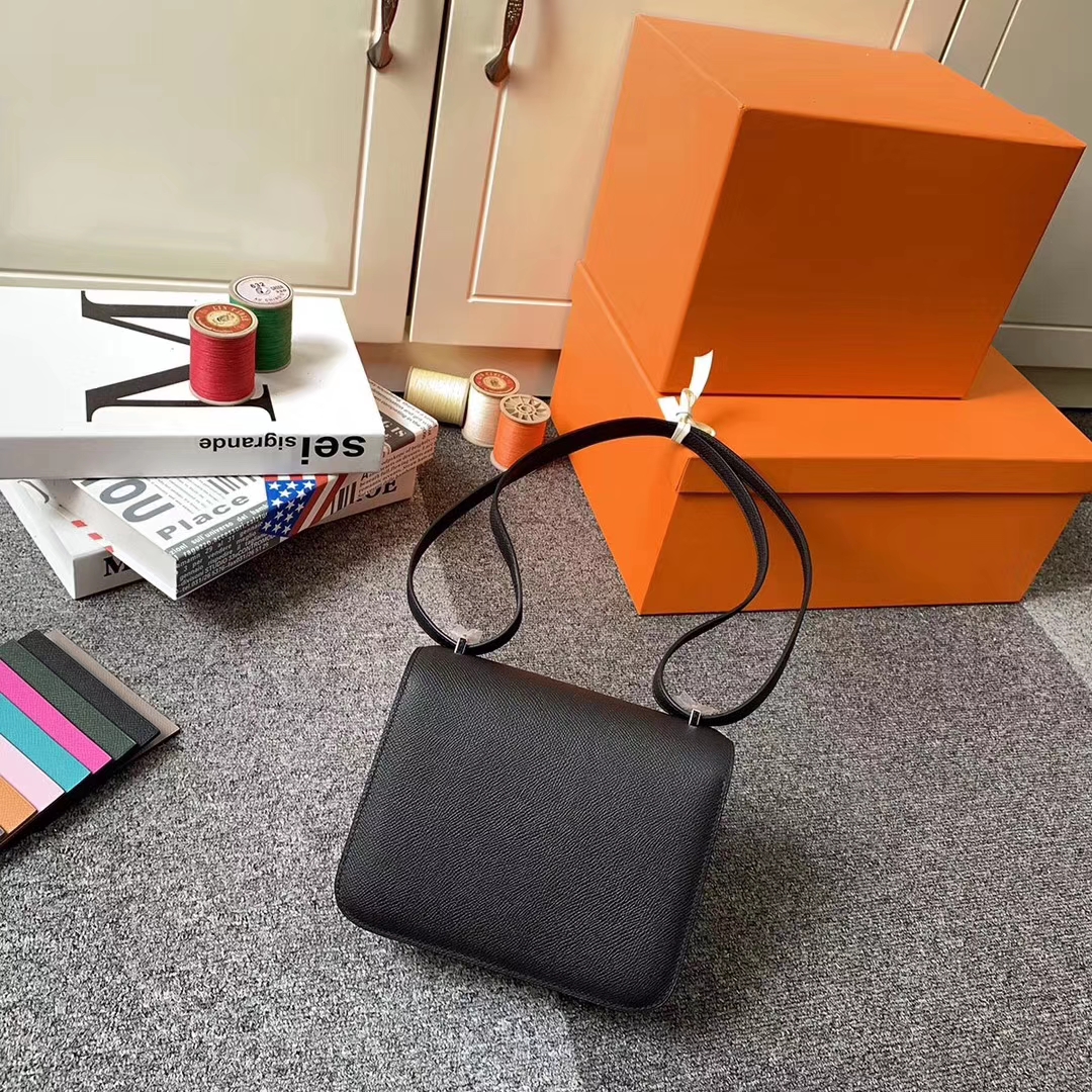 Hermès（爱马仕）CK89 黑色 原厂御用顶级Epsom 皮 Constance 19 银扣 现货