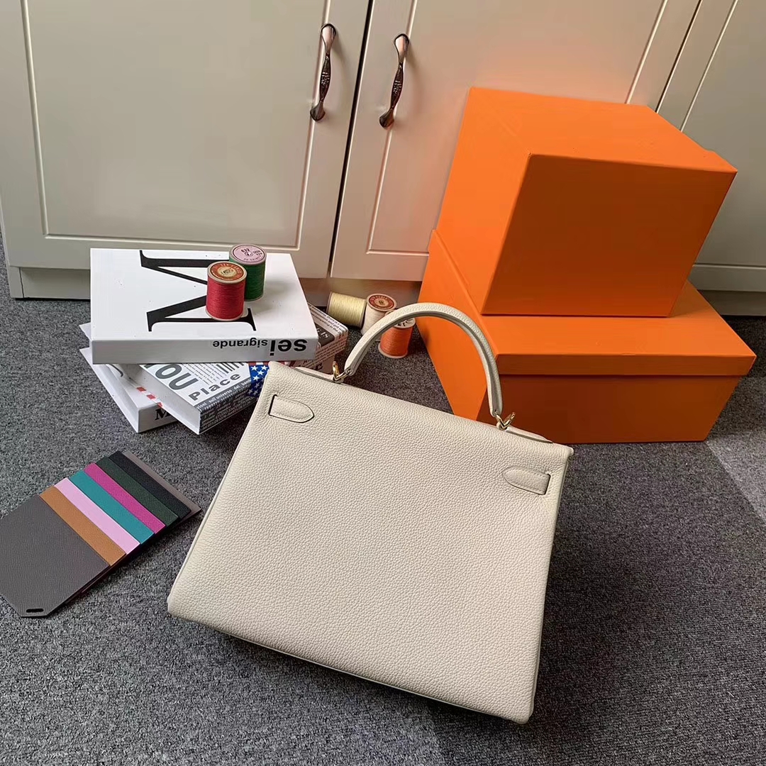 Hermès（爱马仕）奶昔白 原厂御用顶级小牛皮 Kelly 32 金扣