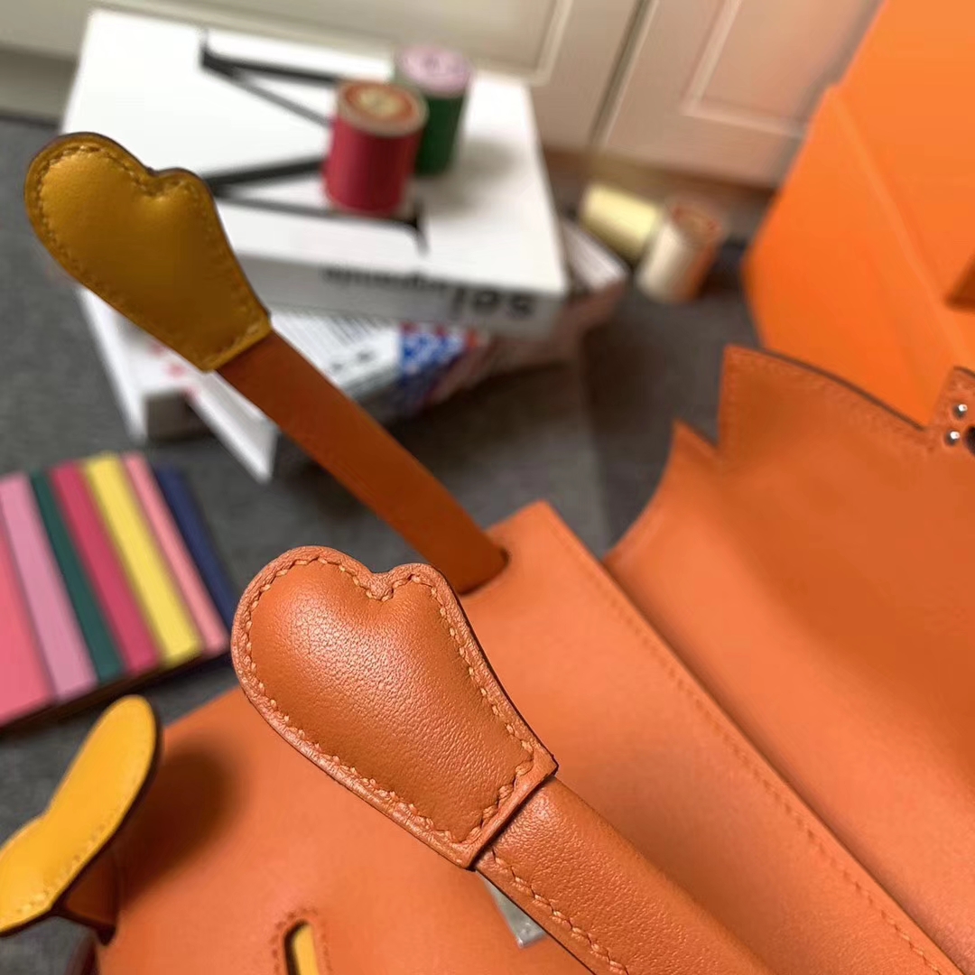 Hermès（爱马仕）Kelly doll 橙色拼芥末黄 原厂御用顶级Swift 皮 银扣