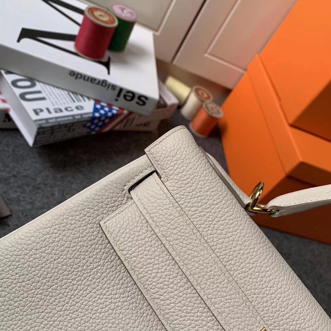 Hermès（爱马仕）奶昔白 原厂御用顶级小牛皮 Kelly 32 金扣