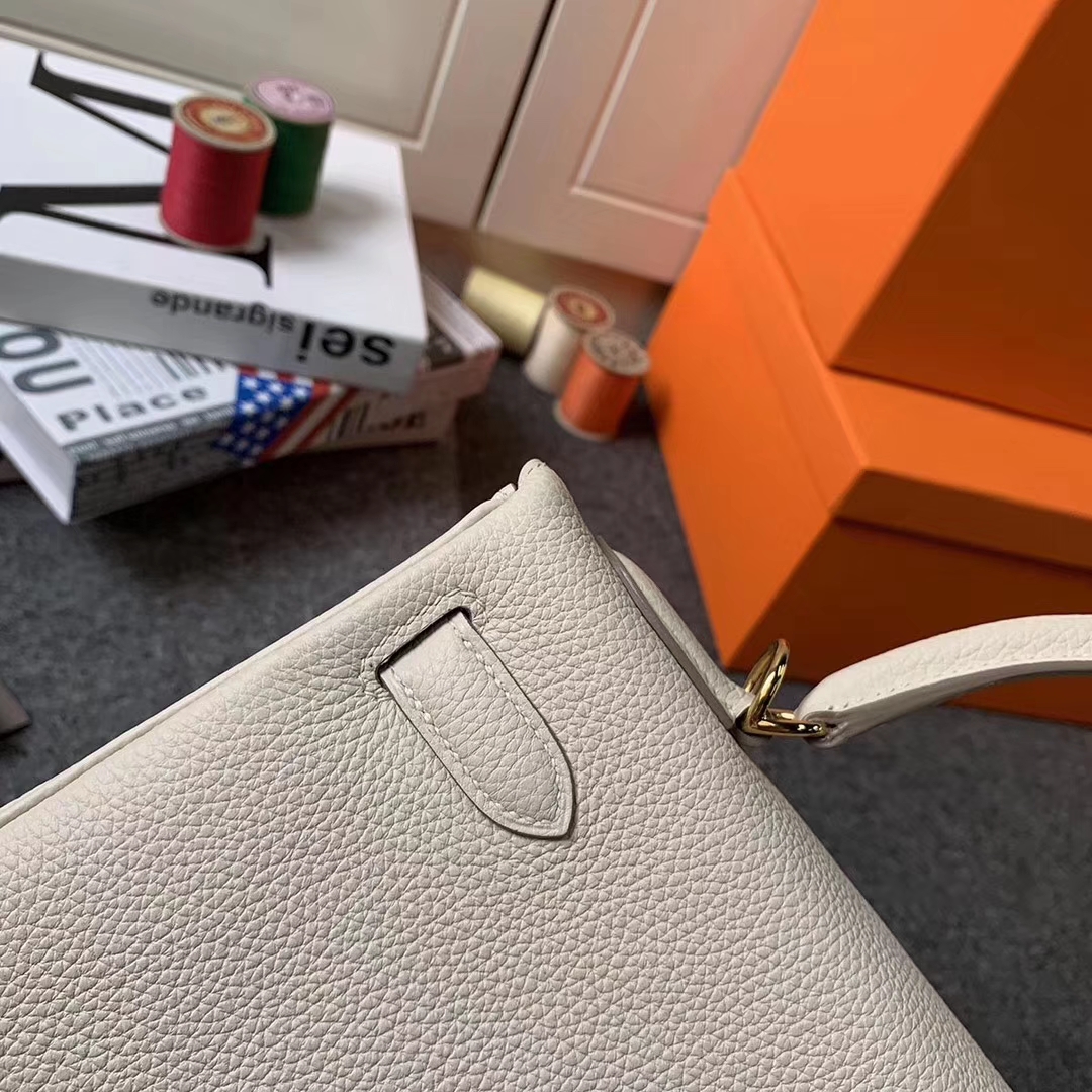 Hermès（爱马仕）奶昔白 原厂御用顶级小牛皮 Kelly 32 金扣