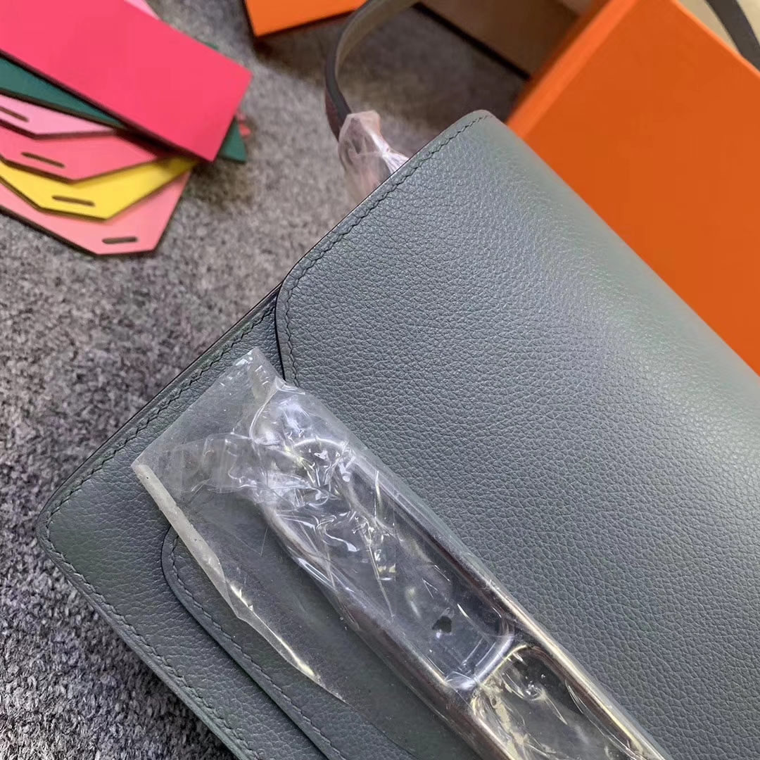 Hermès（爱马仕）杏绿色 原厂御用顶级Ever Color 皮 Roulis19 银扣 现货
