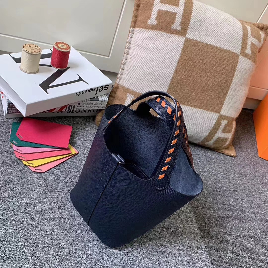 Hermès（爱马仕）Picotin Lock 菜篮包 午夜蓝 编织手腕 原厂御用顶级Epsom 皮 银扣 18cm 现货