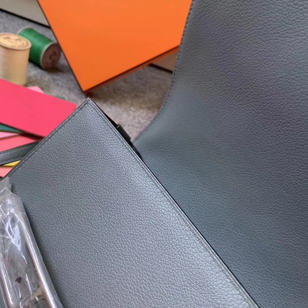 Hermès（爱马仕）杏绿色 原厂御用顶级Ever Color 皮 Roulis19 银扣 现货