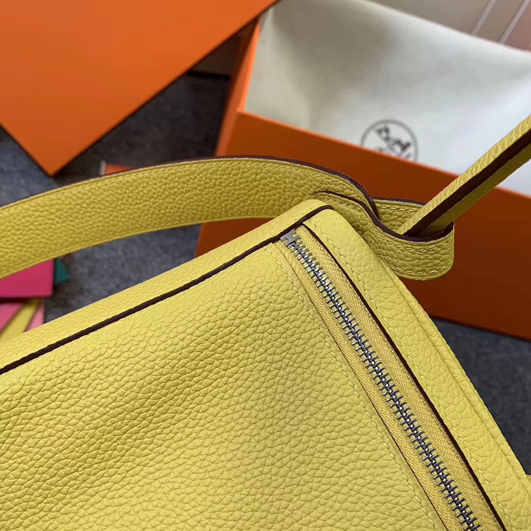 Hermès（爱马仕）那不勒斯黄 原厂御用顶级小牛皮 Lindy 26 银扣