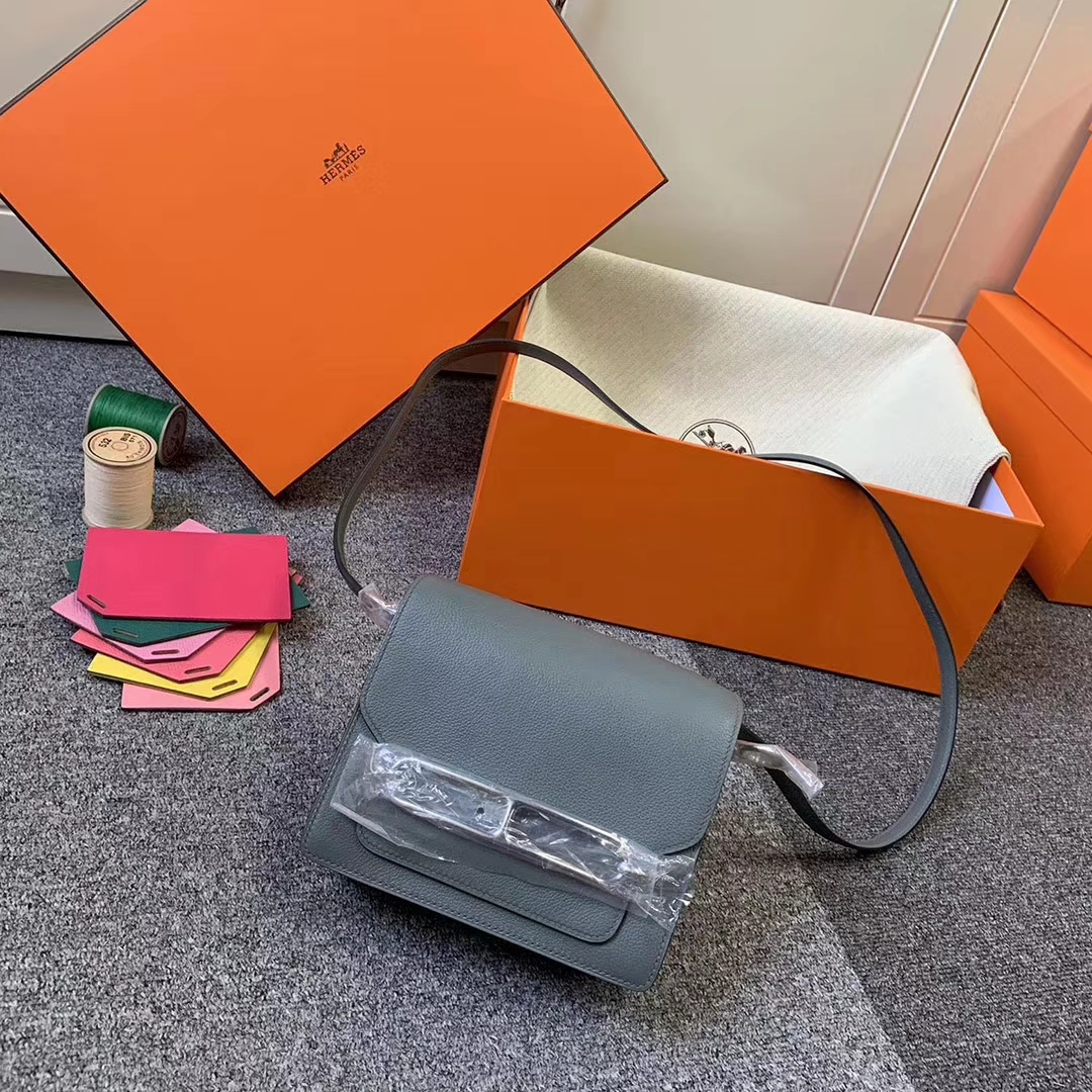 Hermès（爱马仕）杏绿色 原厂御用顶级Ever Color 皮 Roulis19 银扣 现货