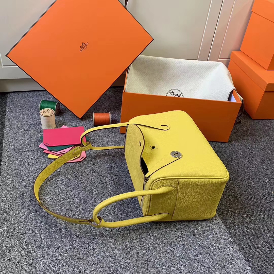 Hermès（爱马仕）那不勒斯黄 原厂御用顶级小牛皮 Lindy 26 银扣