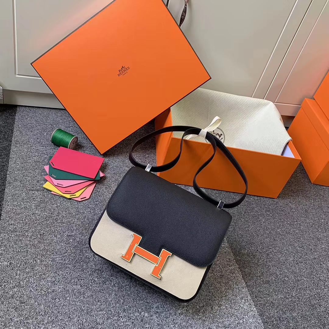 Hermès（爱马仕）CK89 黑色 原厂御用顶级Epsom 皮 Constance 24 银边罂粟橘色珐琅扣