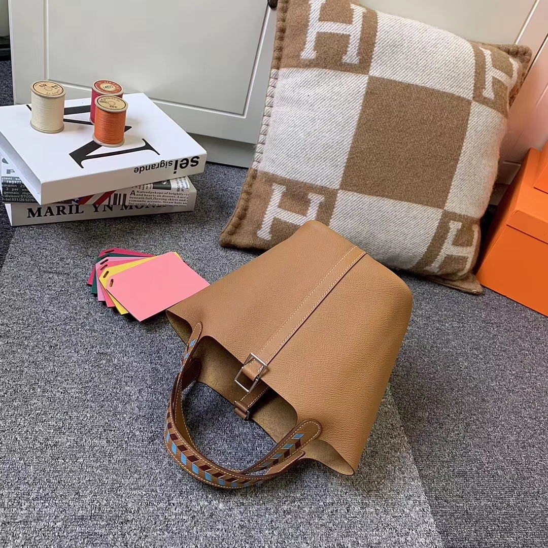 Hermès（爱马仕）Picotin Lock 菜篮包 金棕色 手腕编织 原厂御用顶级Epsom 皮 银扣 18cm