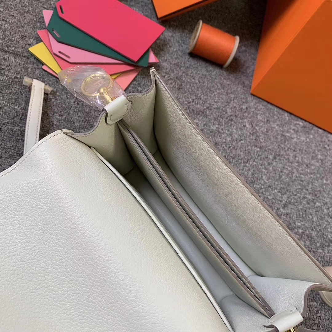 Hermès（爱马仕）8L冰川白 原厂御用顶级Ever Color 皮 Roulis 19 金扣 现货