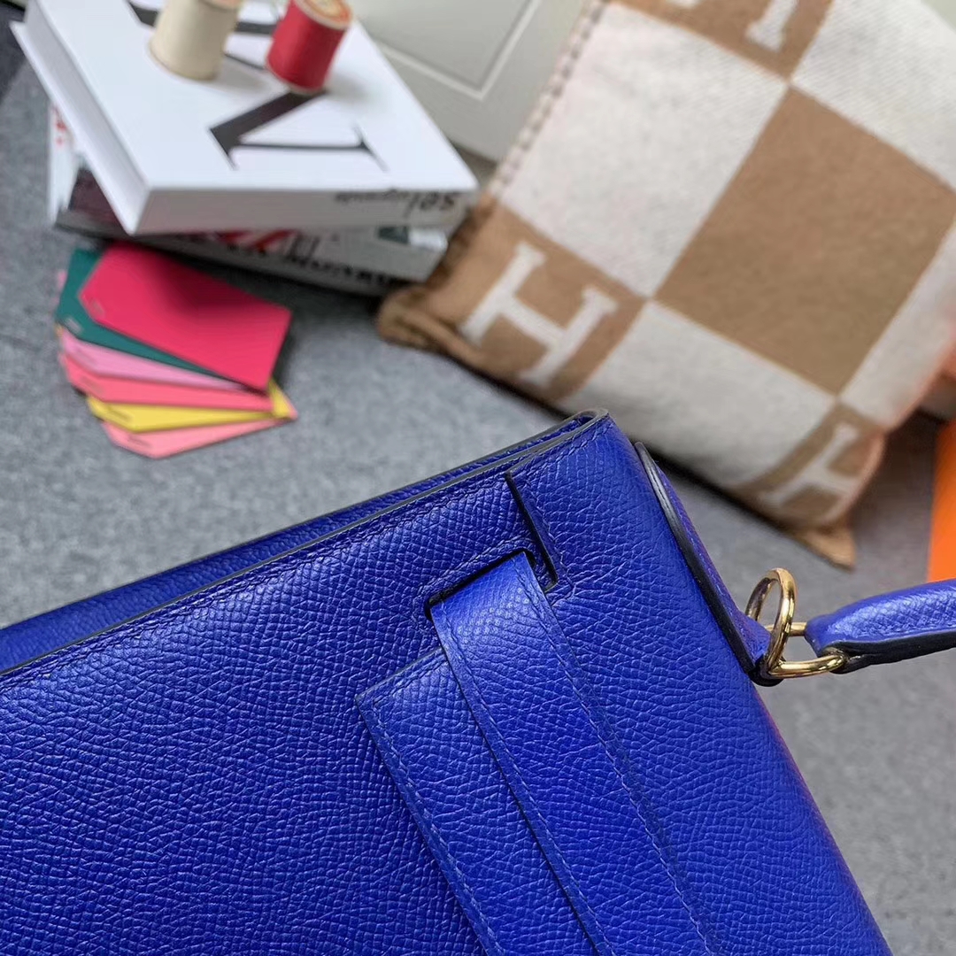 Hermès（爱马仕）电光蓝 原厂御用顶级Epsom 皮 Kelly 28 外缝 金扣