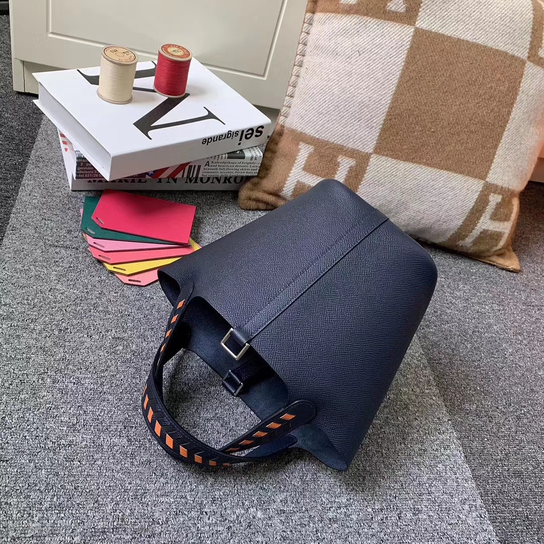 Hermès（爱马仕）Picotin Lock 菜篮包 午夜蓝 编织手腕 原厂御用顶级Epsom 皮 银扣 18cm 现货