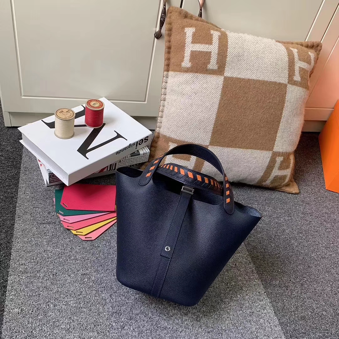Hermès（爱马仕）Picotin Lock 菜篮包 午夜蓝 编织手腕 原厂御用顶级Epsom 皮 银扣 18cm 现货