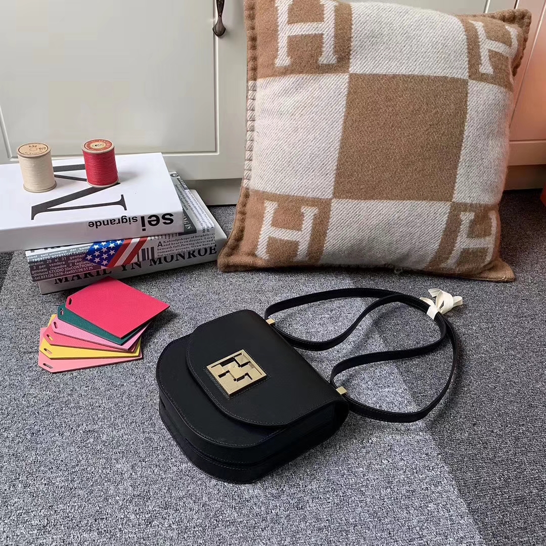 Hermès（爱马仕）CK89 黑色 原厂御用顶级Box 皮 马赛克 银扣 现货