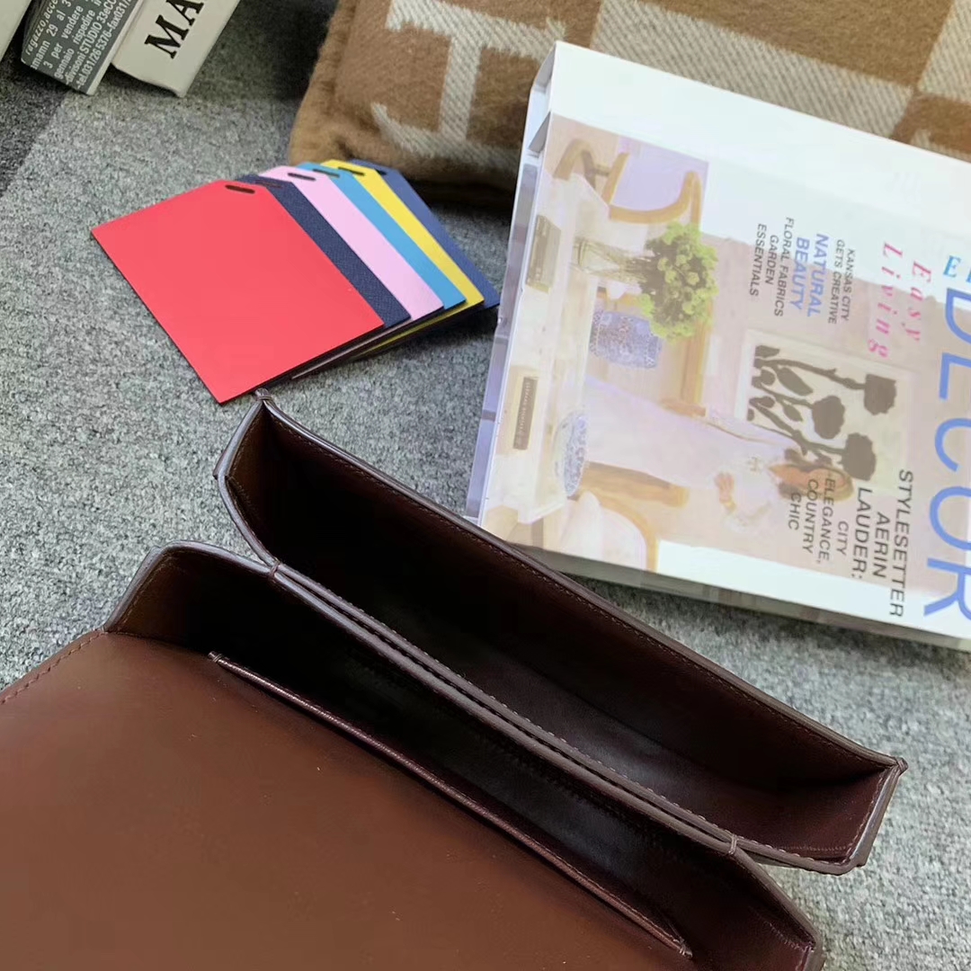 Hermès（爱马仕）爱马仕红 原厂御用顶级Box 皮 马赛克 银扣 现货