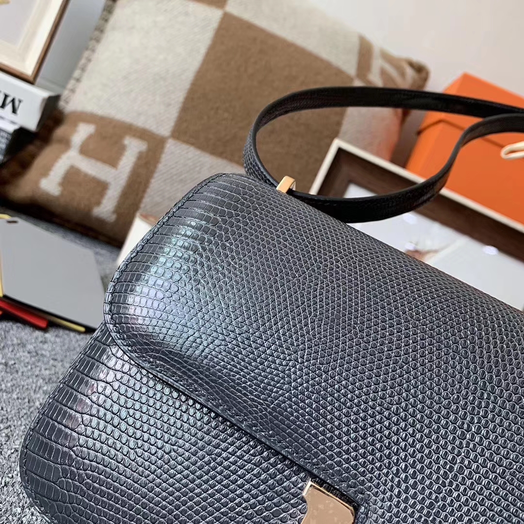 Hermès（爱马仕）8F锡器灰 原厂御用顶级蜥蜴皮 Constance 26 玫瑰金扣