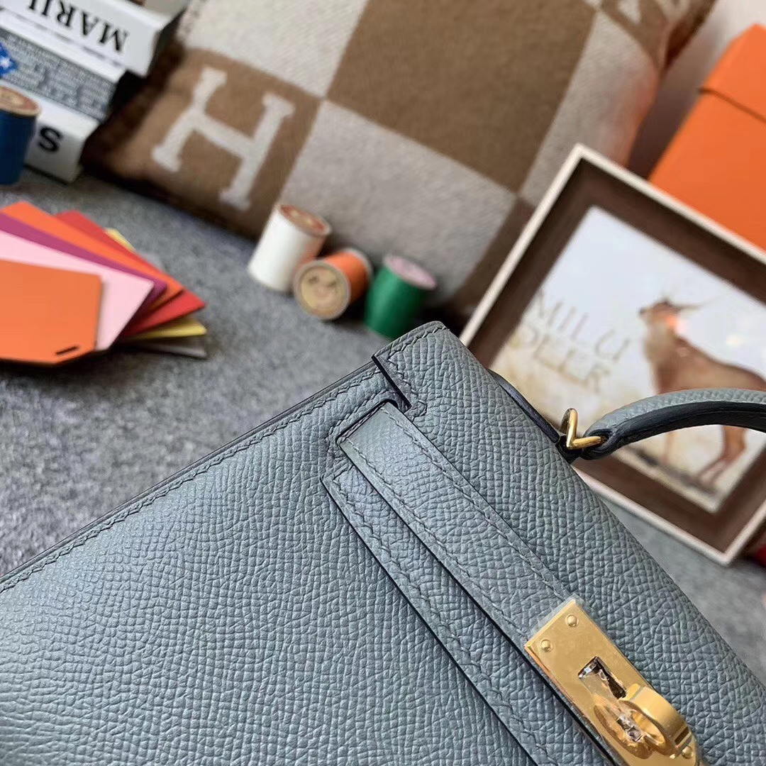 Hermès（爱马仕）杏绿色 原厂御用顶级Epsom 皮 Mini  Kelly 二代 金扣 现货