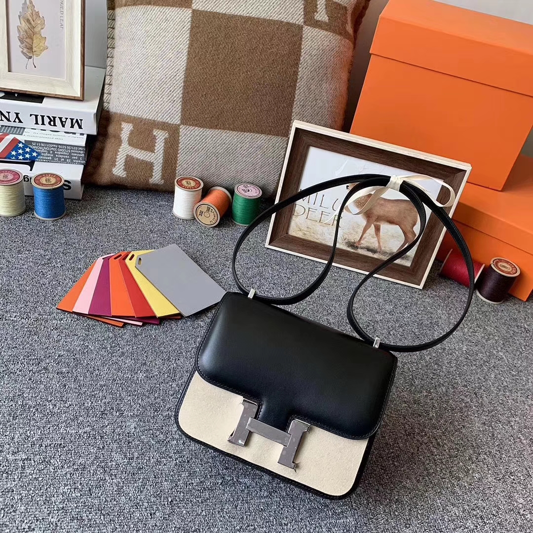 Hermès（爱马仕）黑色 原厂御用顶级BOX皮 Constance 19 金扣 现货
