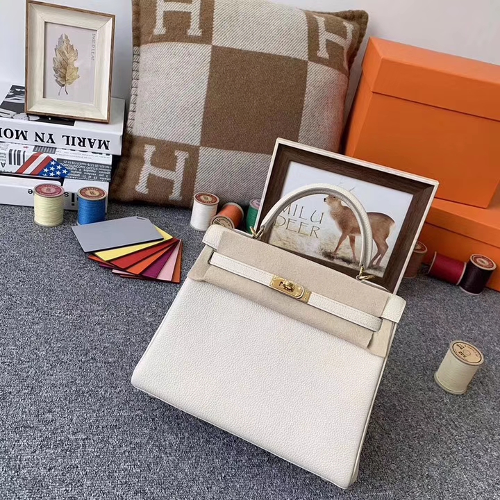 Hermès（爱马仕）Kelly 凯莉包 奶昔白 金扣 25cm