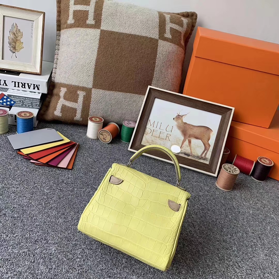 Hermès（爱马仕）柠檬黄拼沥青灰 原厂御用顶级鳄鱼皮 Kelly doll 银扣