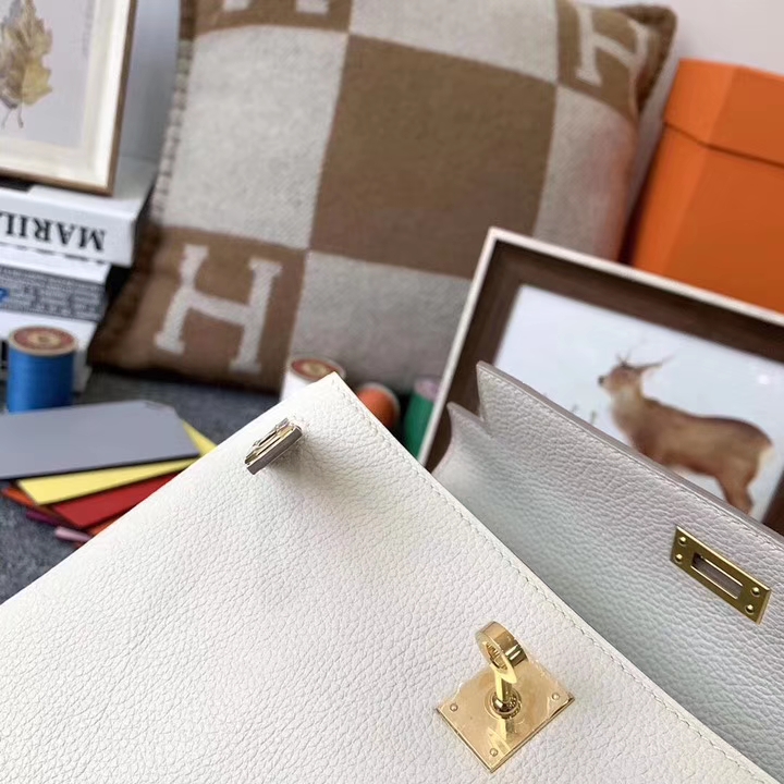 Hermès（爱马仕）Kelly 凯莉包 奶昔白 金扣 25cm