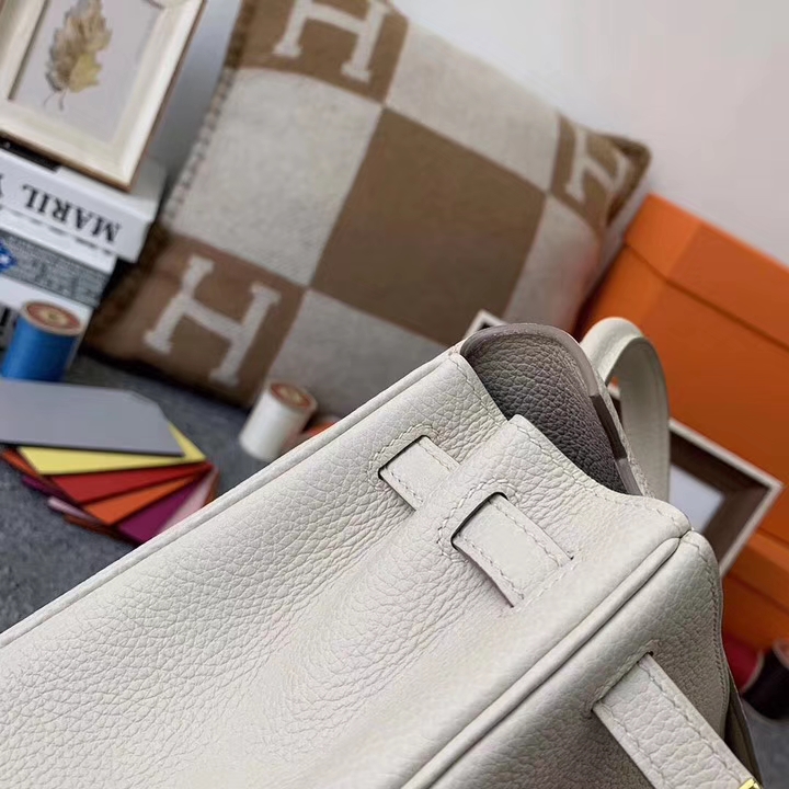 Hermès（爱马仕）Kelly 凯莉包 奶昔白 金扣 25cm