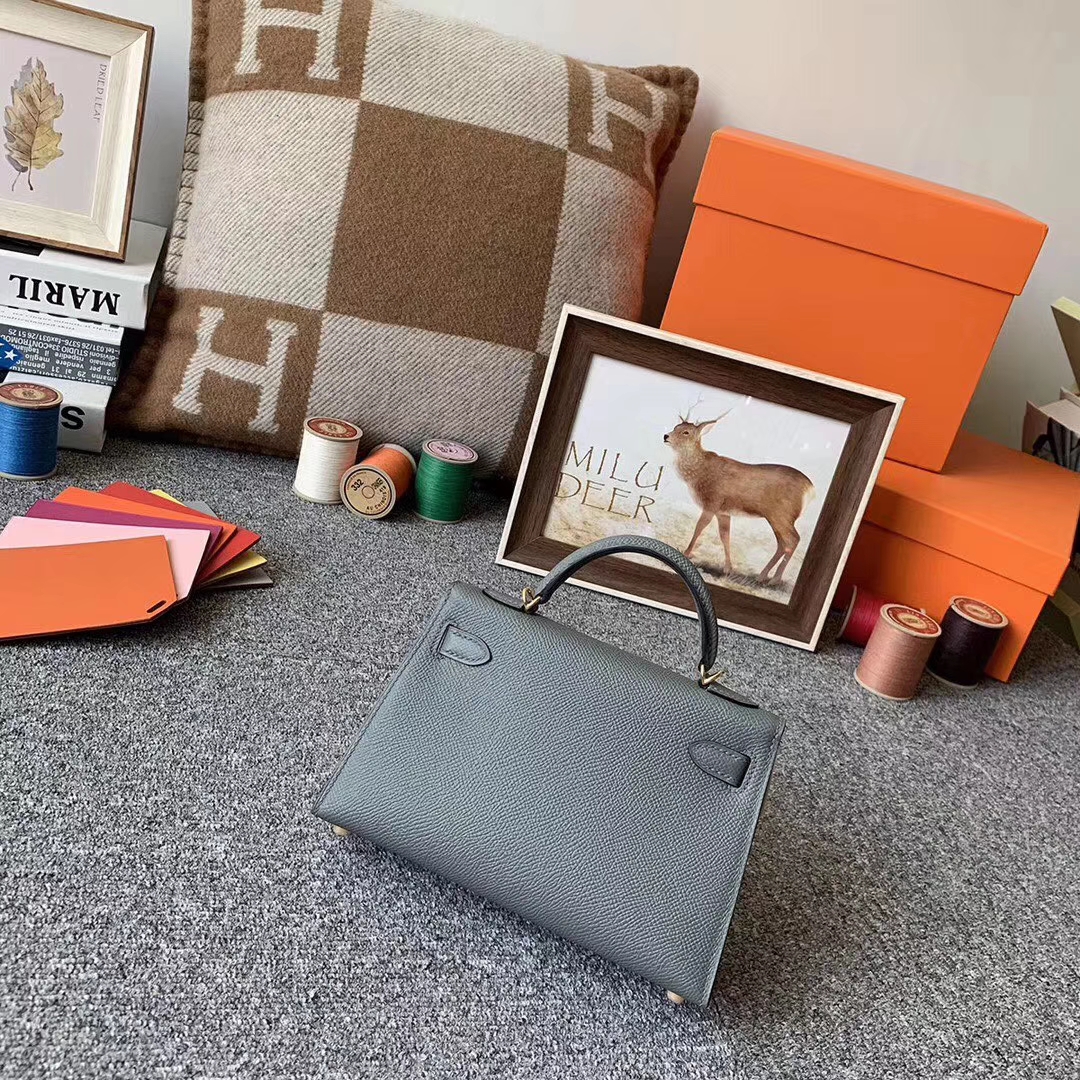 Hermès（爱马仕）杏绿色 原厂御用顶级Epsom 皮 Mini  Kelly 二代 金扣 现货