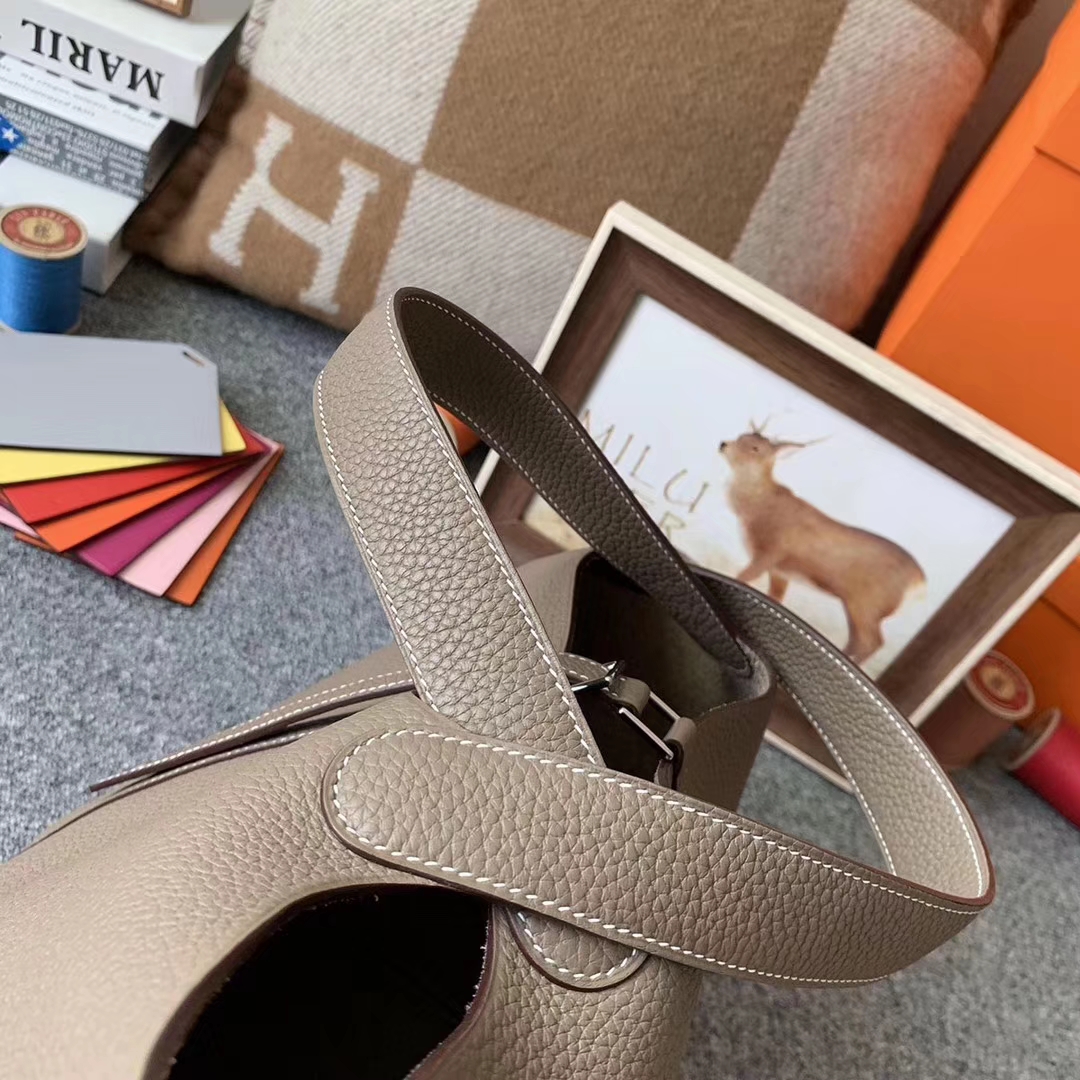 Hermès（爱马仕）CK18大象灰 原厂御用顶级TC 皮 Picotin Lock 22cm 银扣 现货
