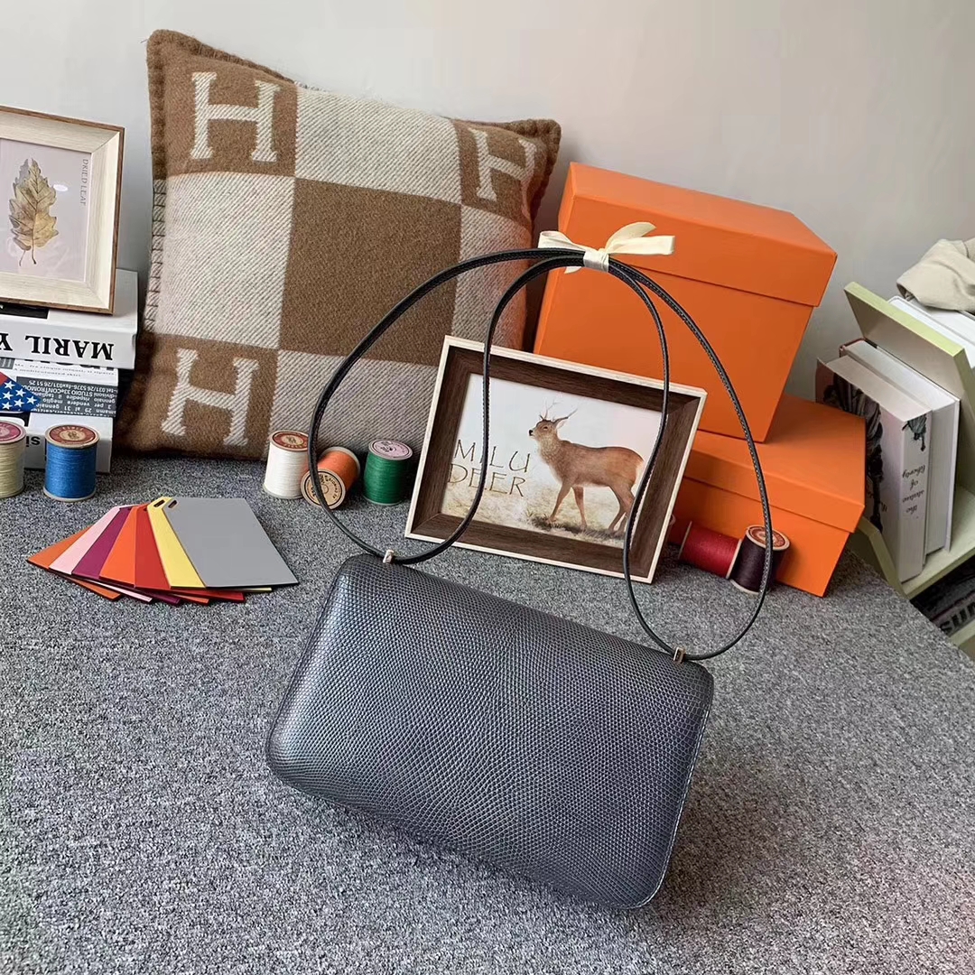 Hermès（爱马仕）8F锡器灰 原厂御用顶级蜥蜴皮 Constance 26 玫瑰金扣