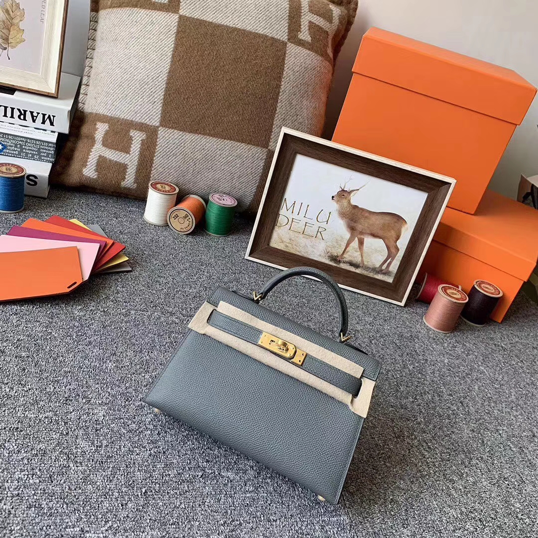 Hermès（爱马仕）杏绿色 原厂御用顶级Epsom 皮 Mini  Kelly 二代 金扣 现货