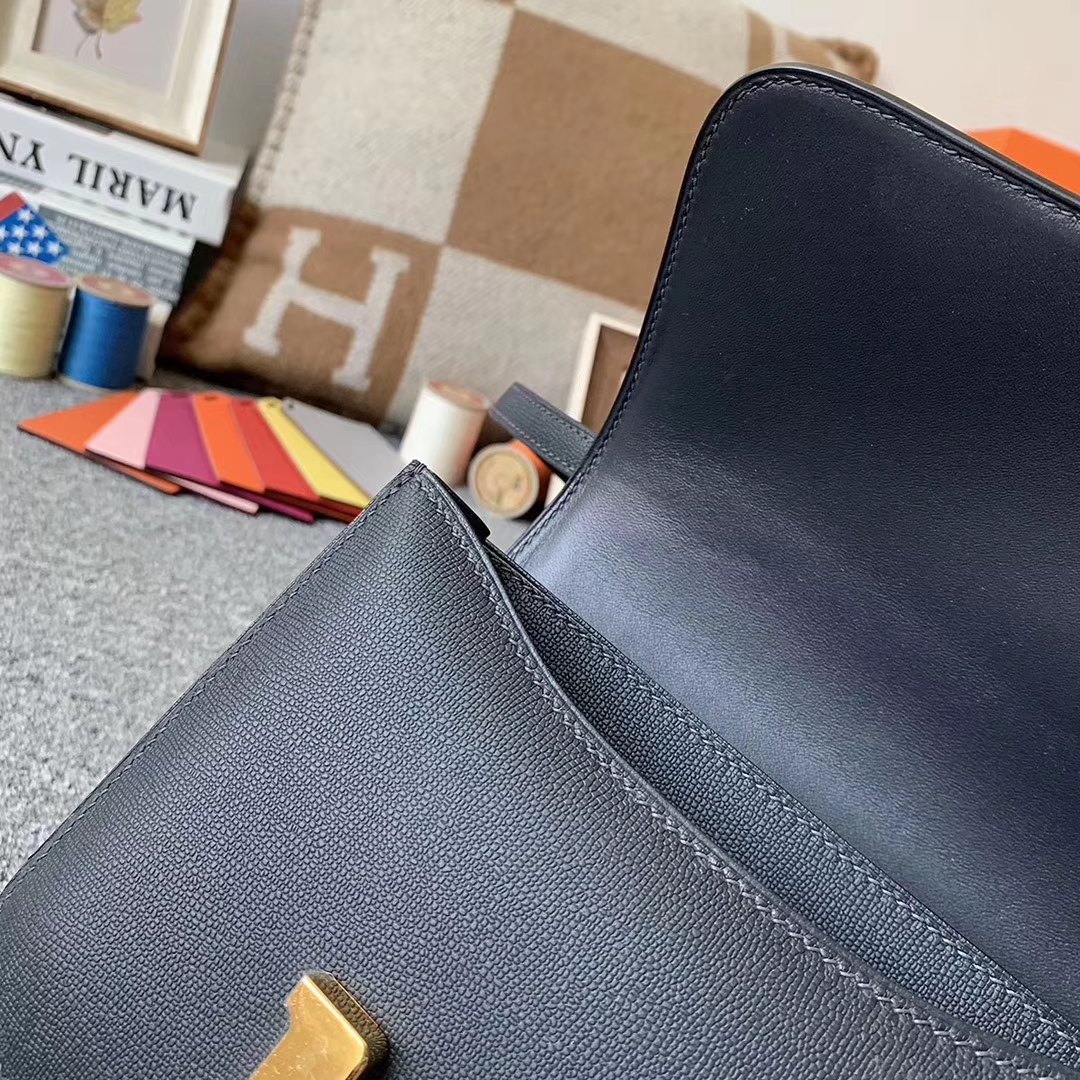 Hermès（爱马仕）午夜蓝 原厂御用顶级Monsieur皮 新皮 Constance 19 金扣 现货