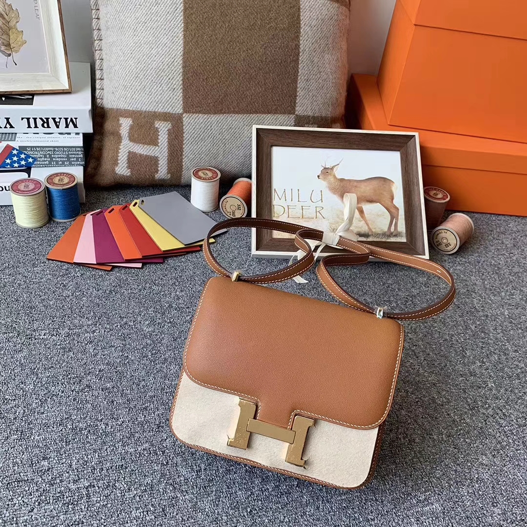 Hermès（爱马仕）金棕色 原厂御用顶级Monsieur皮 新皮 Constance 19 金扣 现货