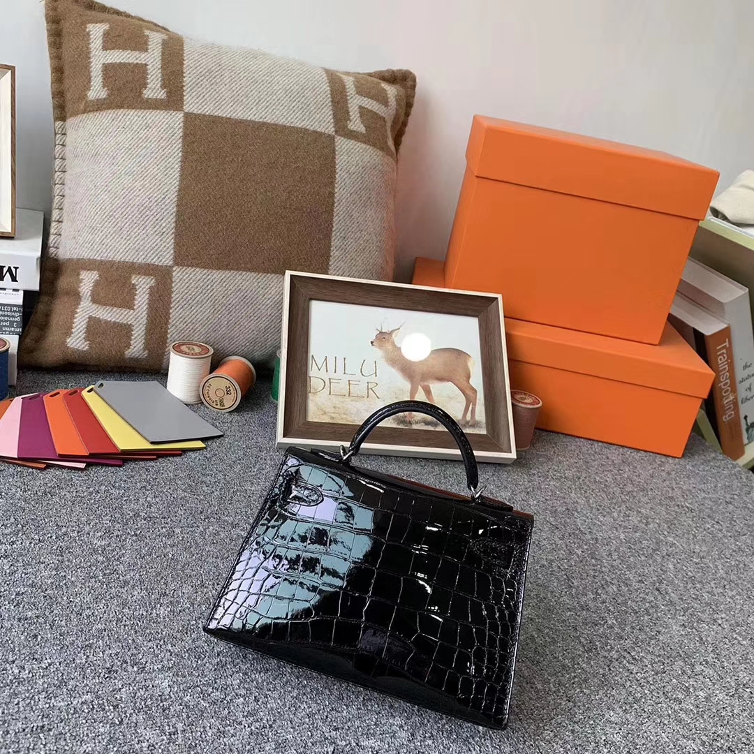 Hermès（爱马仕）CK89 黑色亮面 原厂御用顶级鳄鱼皮 Mini Kelly 二代 银扣 现货