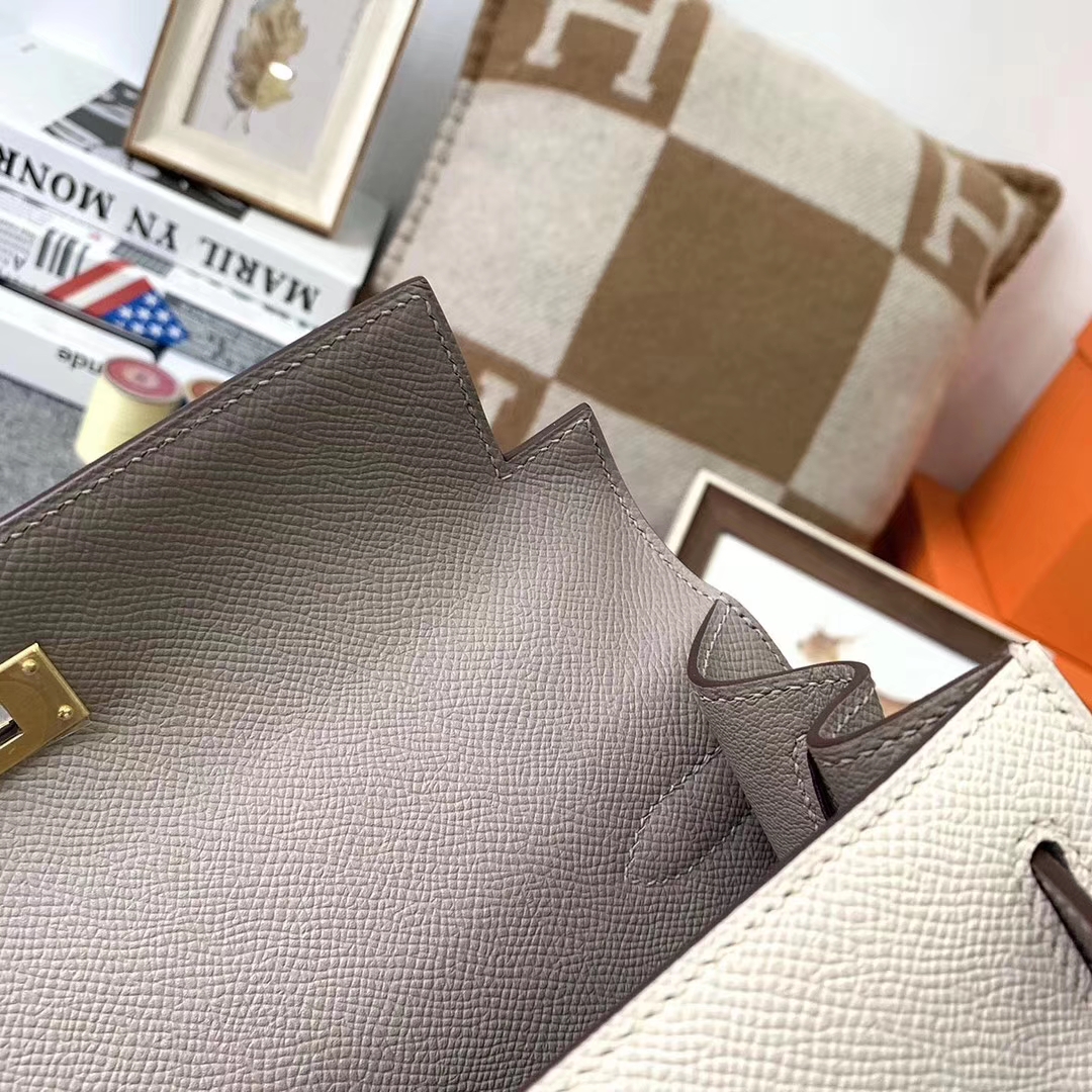 Hermès（爱马仕）奶昔白拼沥青灰 原厂御用顶级Epsom 皮 Kelly 28 外缝 拉丝金扣
