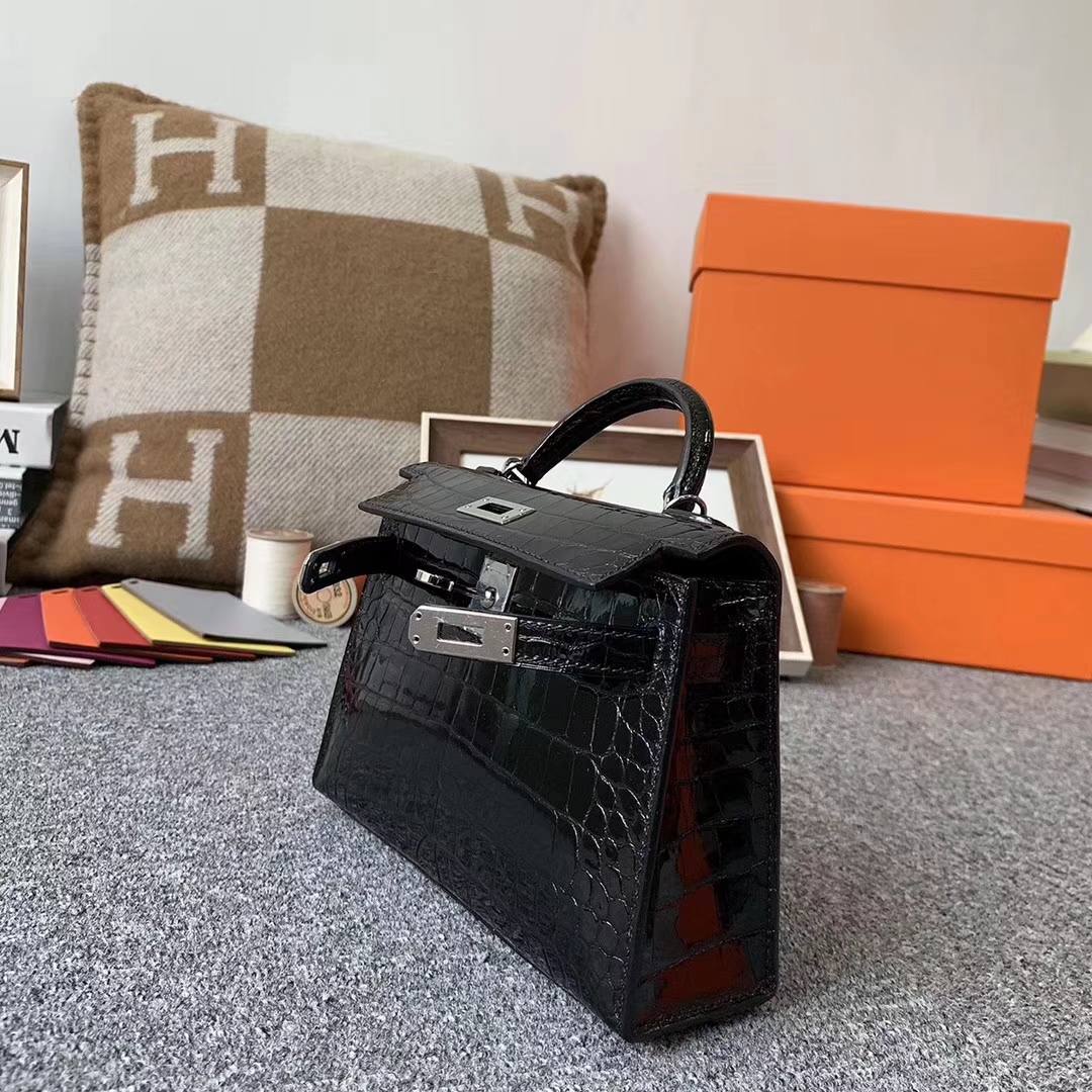 Hermès（爱马仕）CK89 黑色亮面 原厂御用顶级鳄鱼皮 Mini Kelly 二代 银扣 现货