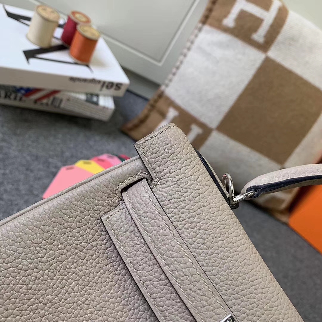 Hermès（爱马仕）CK81 斑鸠灰 原厂御用顶级小牛皮 Kelly 25 银扣 现货