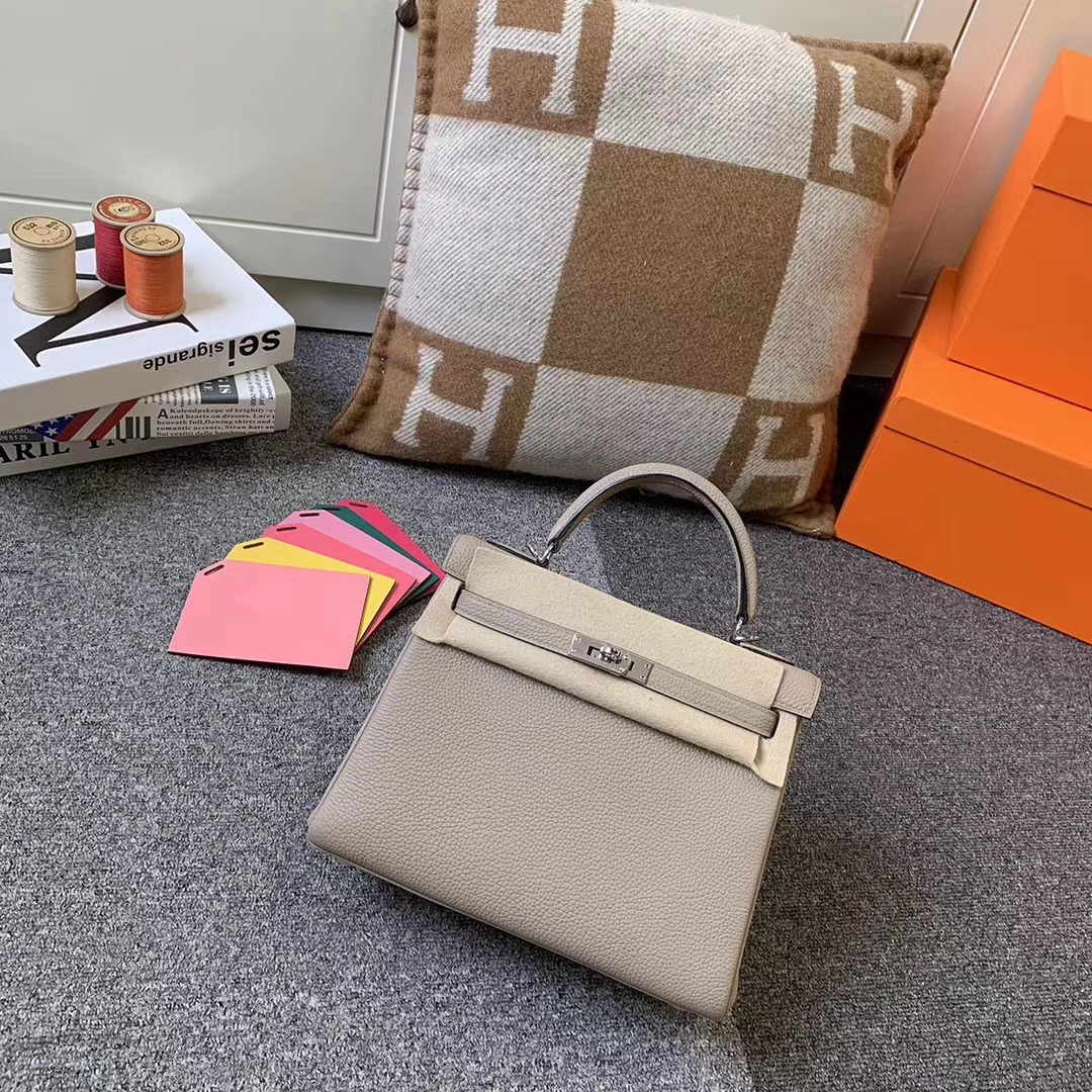 Hermès（爱马仕）CK81 斑鸠灰 原厂御用顶级小牛皮 Kelly 25 银扣 现货