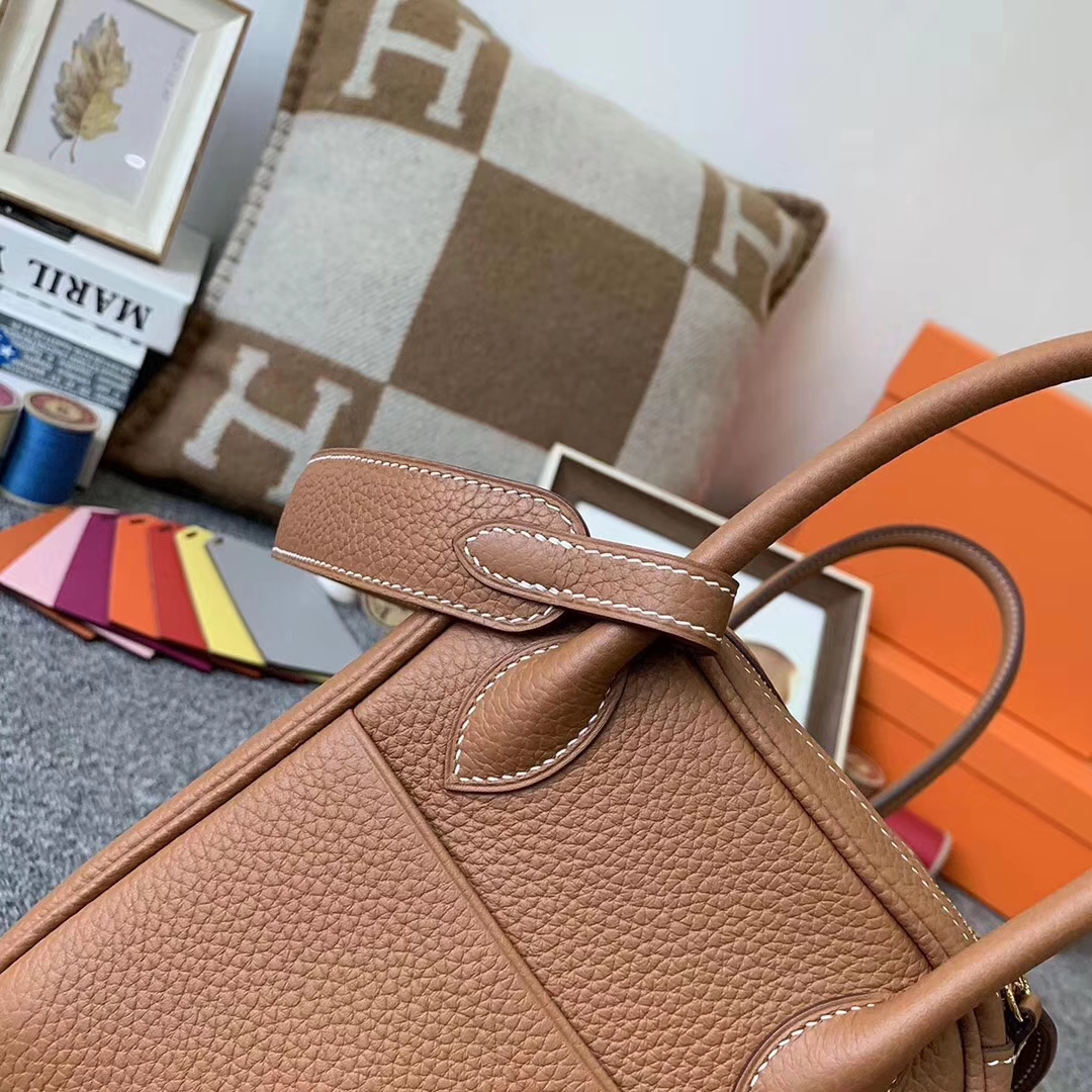Hermès（爱马仕）C37 浅咖啡 原厂御用顶级小牛皮 Lindy 26 金扣 现货