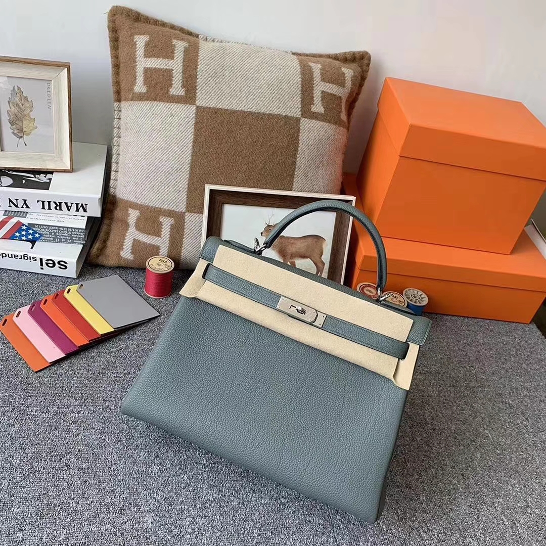 Hermès（爱马仕）杏绿色 原厂御用顶级小牛皮 Kelly 32 银扣
