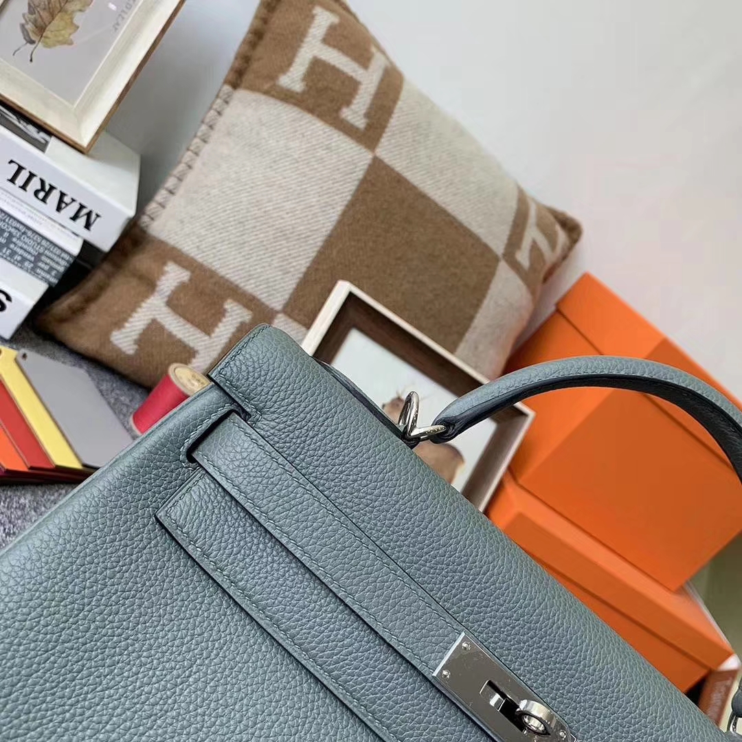 Hermès（爱马仕）杏绿色 原厂御用顶级小牛皮 Kelly 32 银扣